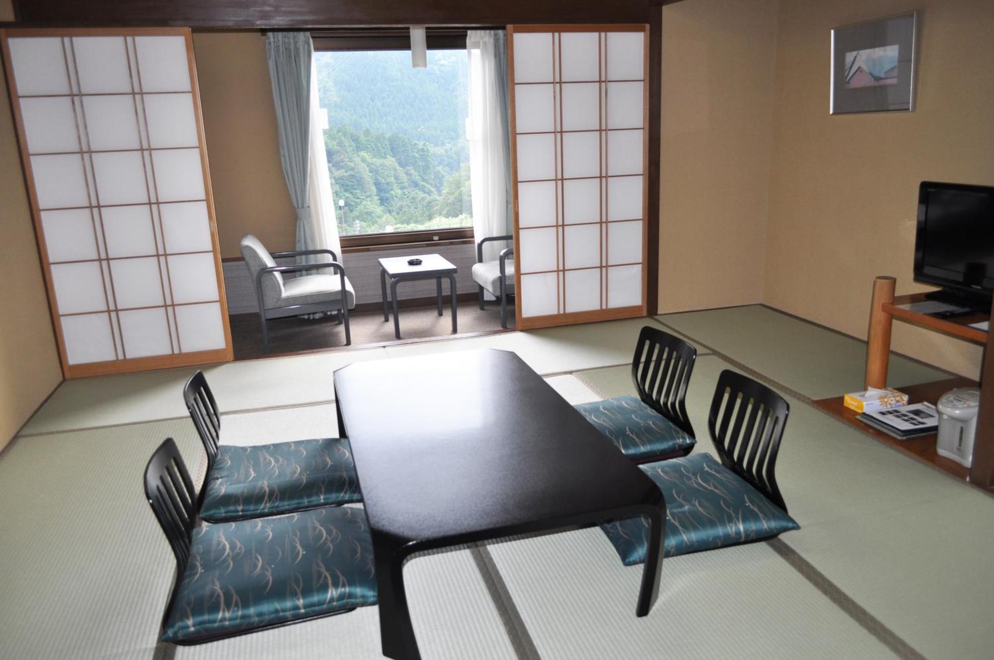 טויאמה Tateyama Kokusai Hotel חדר תמונה