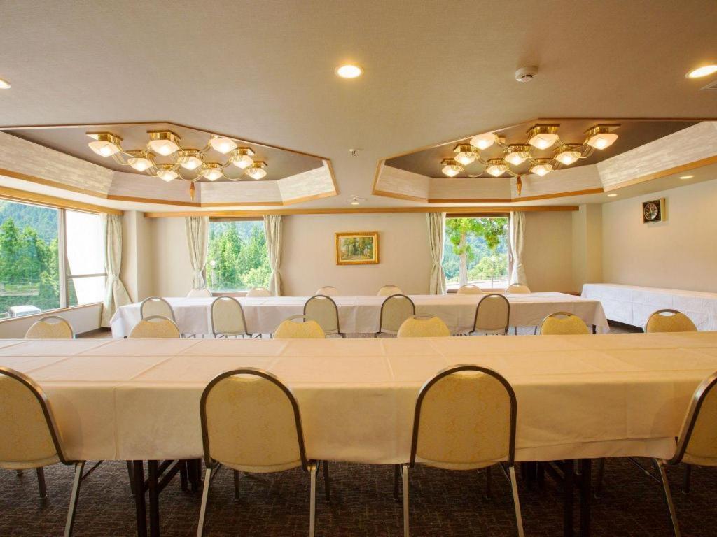 טויאמה Tateyama Kokusai Hotel מראה חיצוני תמונה