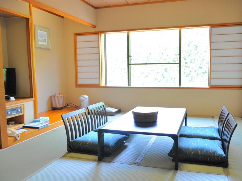 טויאמה Tateyama Kokusai Hotel מראה חיצוני תמונה