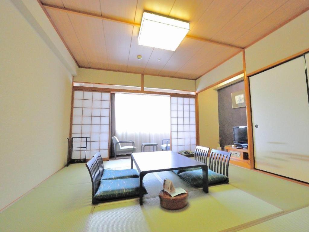 טויאמה Tateyama Kokusai Hotel מראה חיצוני תמונה