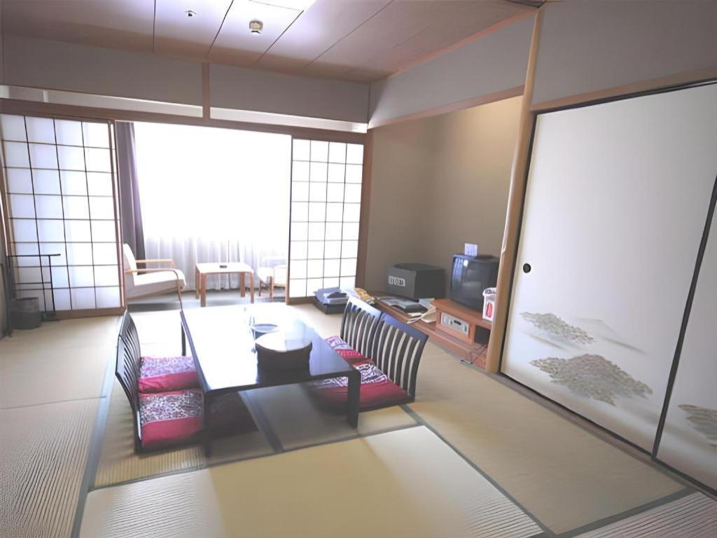 טויאמה Tateyama Kokusai Hotel מראה חיצוני תמונה