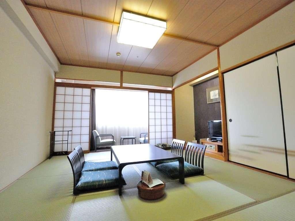 טויאמה Tateyama Kokusai Hotel מראה חיצוני תמונה