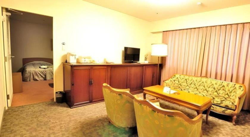 טויאמה Tateyama Kokusai Hotel מראה חיצוני תמונה