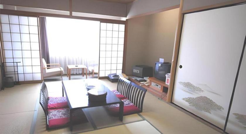 טויאמה Tateyama Kokusai Hotel מראה חיצוני תמונה